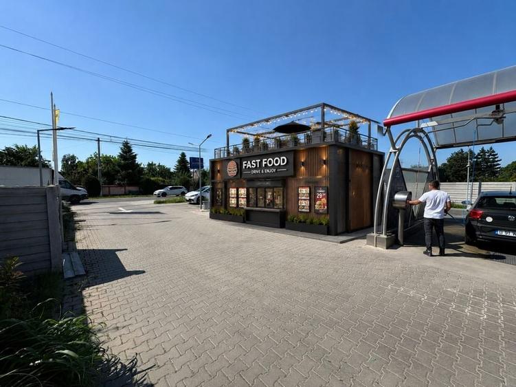 Spațiu comercial, de 65 mp, în Petrești