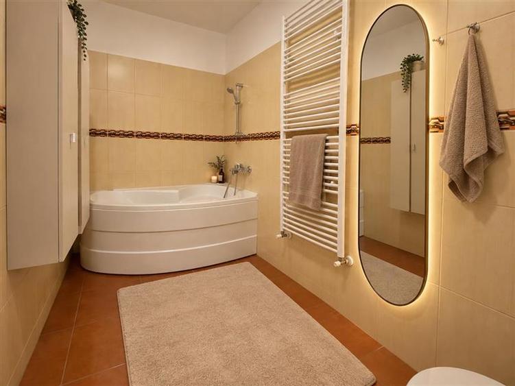 Apartament cu 3 camere semidecomandat, mobilat în Herăstrău