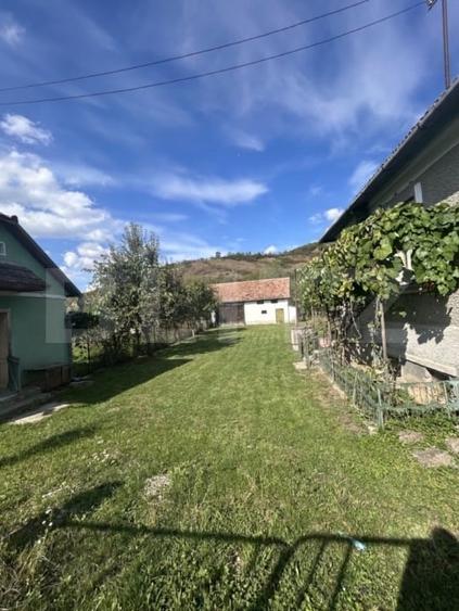 Casă individuală cu 3 camere cu Teren 1887 Mp în Bonț