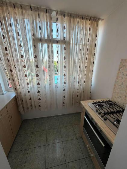 Apartament cu 1 camera decomandat, zona Nicolina - 3