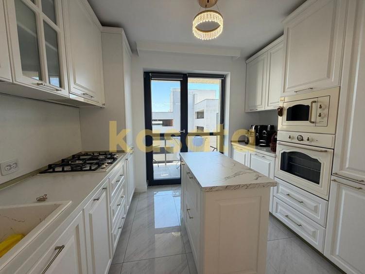Apartament cu 3 camere semidecomandat în Central