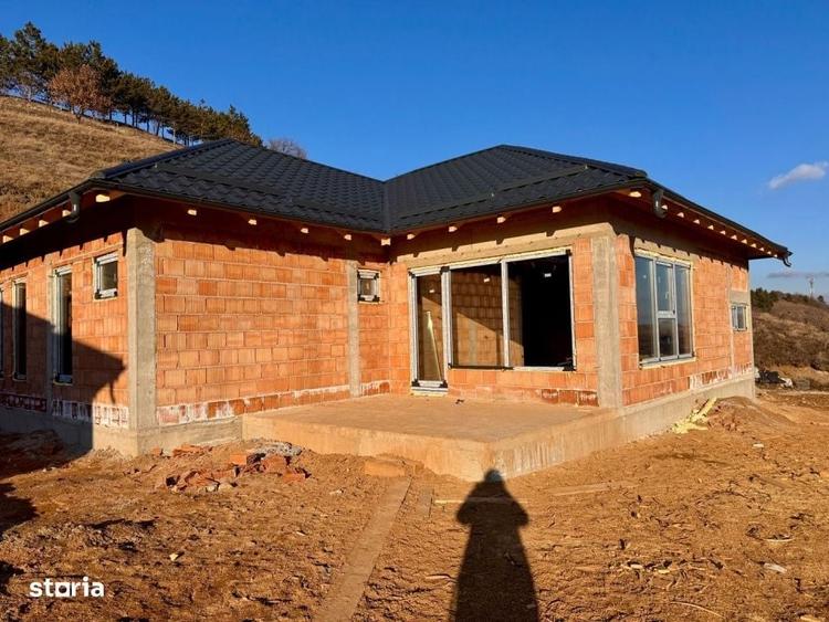 Casă cu 4 camere cu Teren 2000 Mp în Suceagu