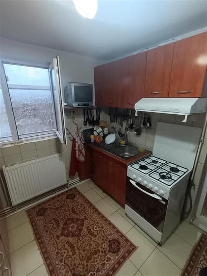 Casă individuală cu 3 camere cu Canalizare în Central