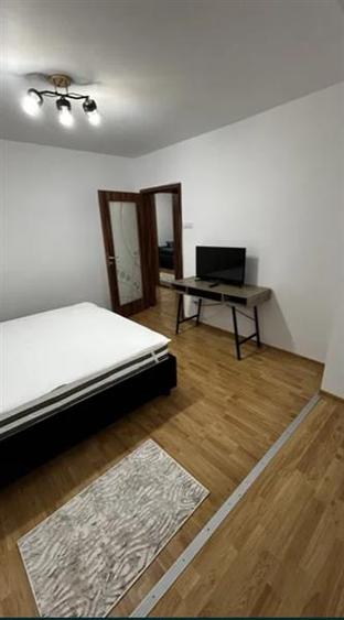 Apartament 2 camere de vanzare, semidecomandat, etajul 1 - Podu Ros - 5