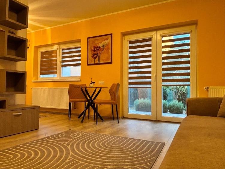 Apartament tip vila cu curte,2 camere,2 bai , loc parcare - 10