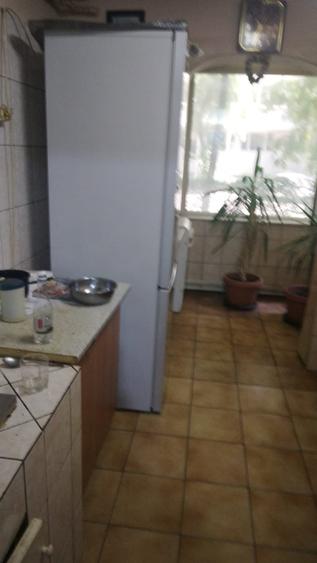 Apartament cu 4 camere decomandat, mobilat în Crângași