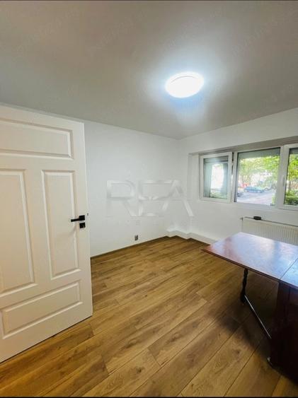 Apartament cu 4 camere decomandat în Tineretului