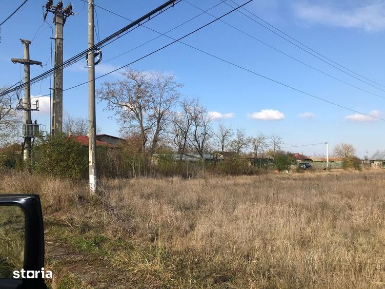 Teren de 2000 mp, în Central