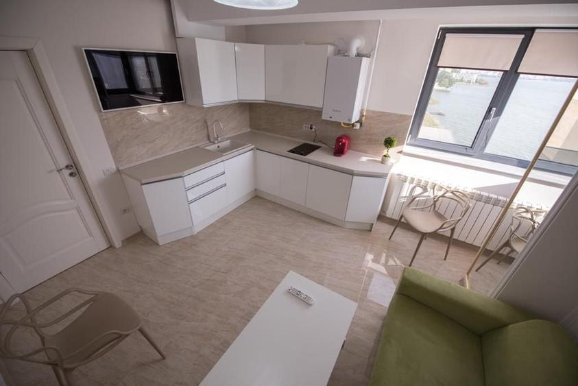 Apartament cu 3 camere decomandat, mobilat în Central