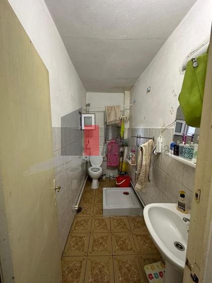 Casă individuală cu 4 camere cu Canalizare în 13 Septembrie