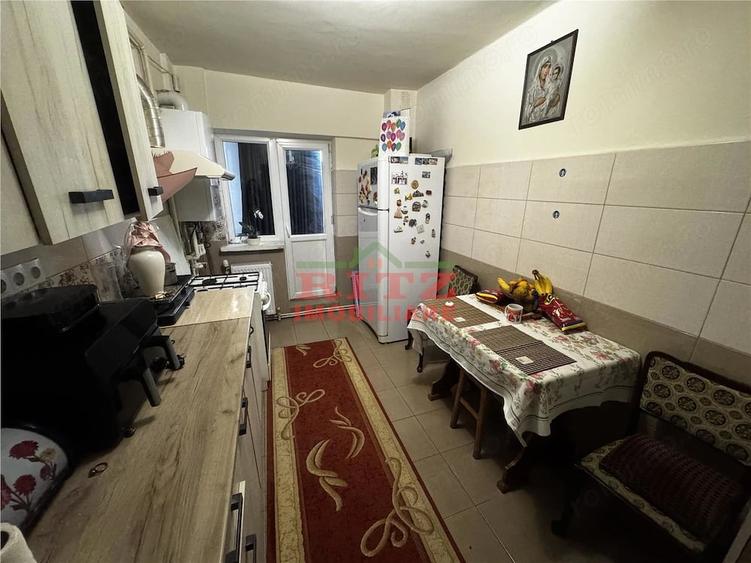 Apartament cu 3 camere decomandat în Bd. A.I.Cuza