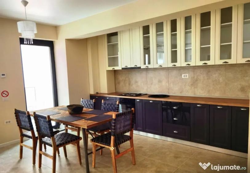 Apartament cu 4 camere decomandat în Exterior Vest