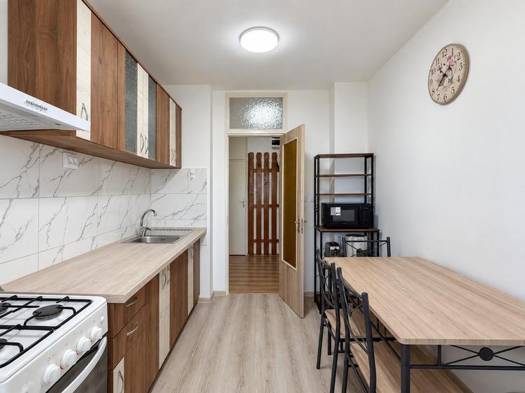 Apartament cu 3 camere decomandat, mobilat în Dristor
