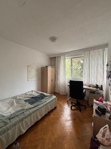 Apartament cu 3 camere semidecomandat în Drumul Taberei