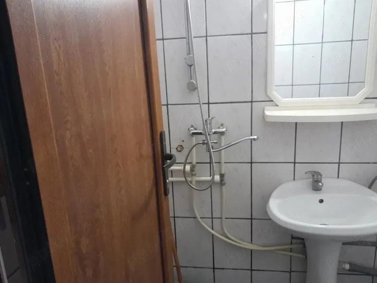 Garsonieră decomandată în 6 Vânători