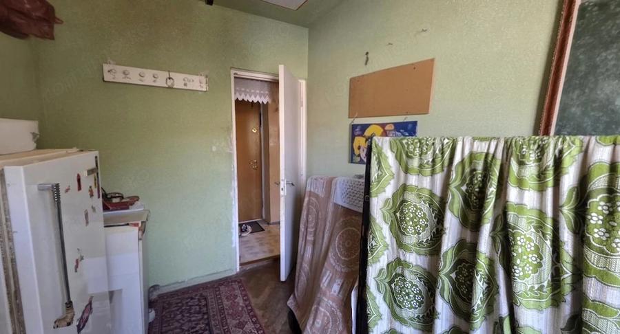 Apartament cu 4 camere semidecomandat în Dacia