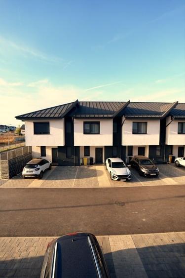 Duplex cu 4 camere cu Teren 150 Mp în Central