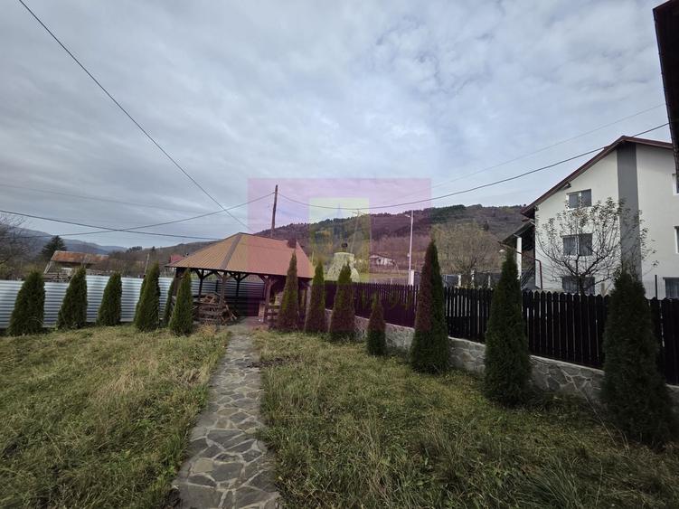 Casă individuală cu 4 camere cu Canalizare în Valea Doftanei