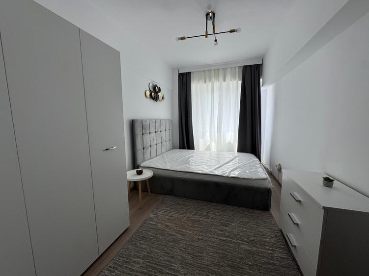 Apartament cu 4 camere decomandat, mobilat în Dacia