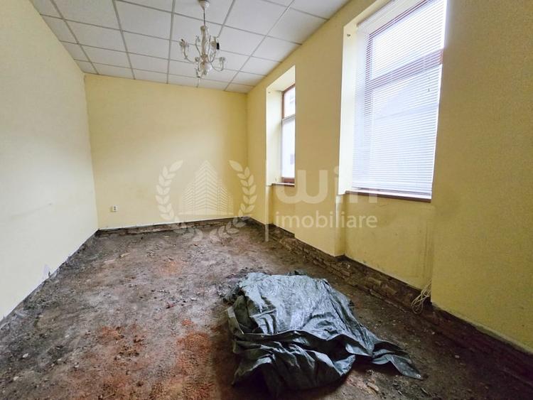 Casă individuală cu 2 camere cu Canalizare în Central