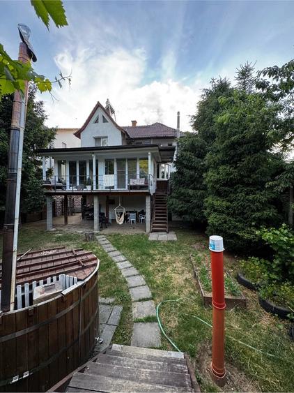 Casă cu Teren 6650 Mp în Cuvin