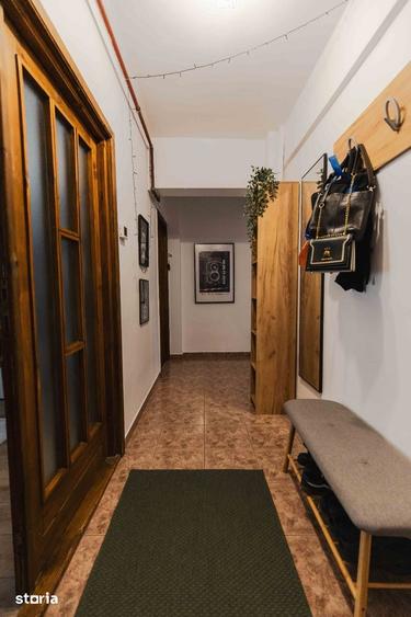 Apartament cu 4 camere, mobilat în Central