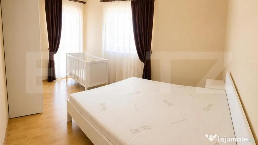 Apartament cu 3 camere semidecomandat în Independenței