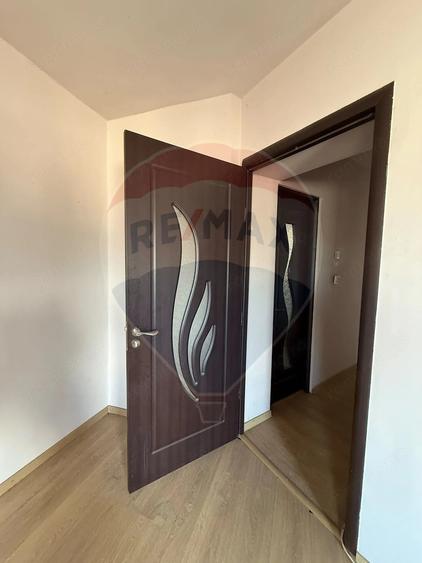 Apartament cu 5 camere decomandat în Central