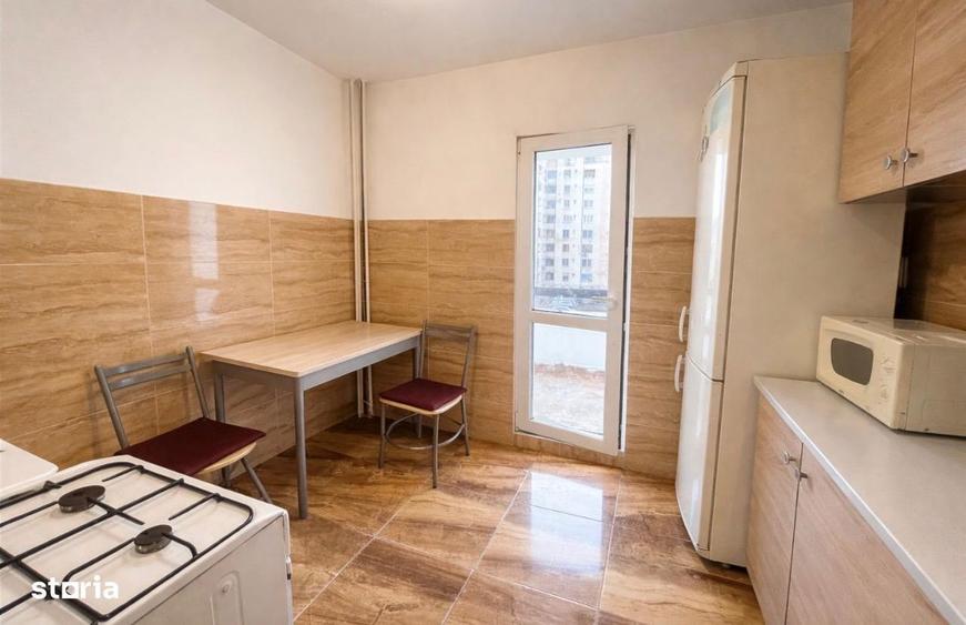 Apartament cu 3 camere, mobilat în Decebal