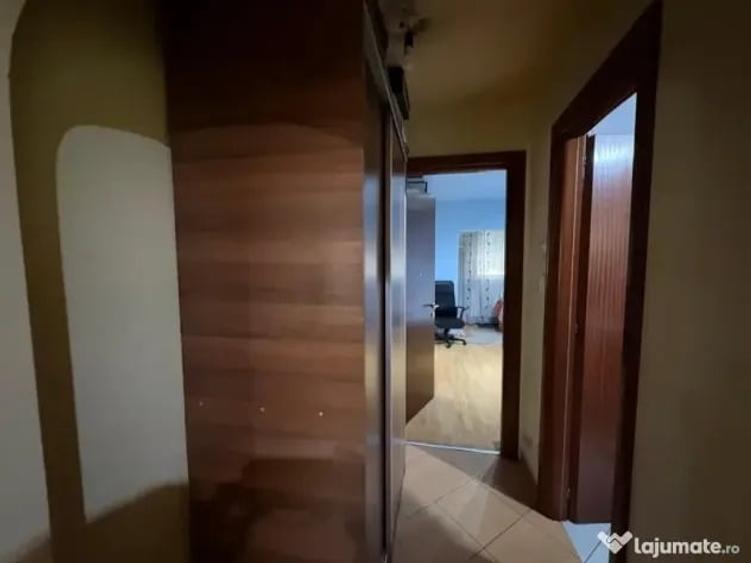 Apartament cu 3 camere decomandat în Vitan Mall