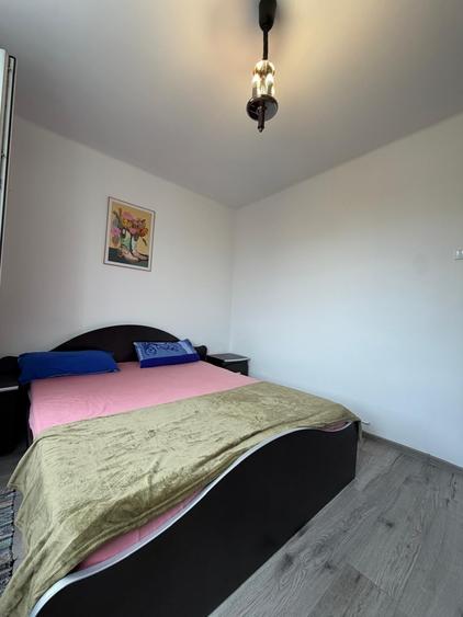Apartament cu 2 camere semidecomandat, mobilat în P-ța Mihai Viteazul