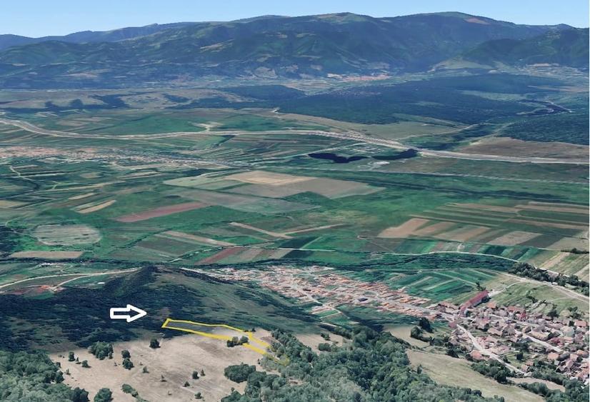 Teren de 5500 mp, în Central