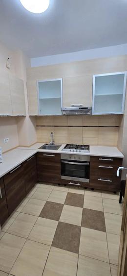 Apartament cu 2 camere decomandat în Medicină