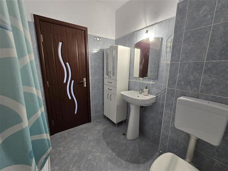 Apartament cu 2 camere decomandat, mobilat în Exterior Est