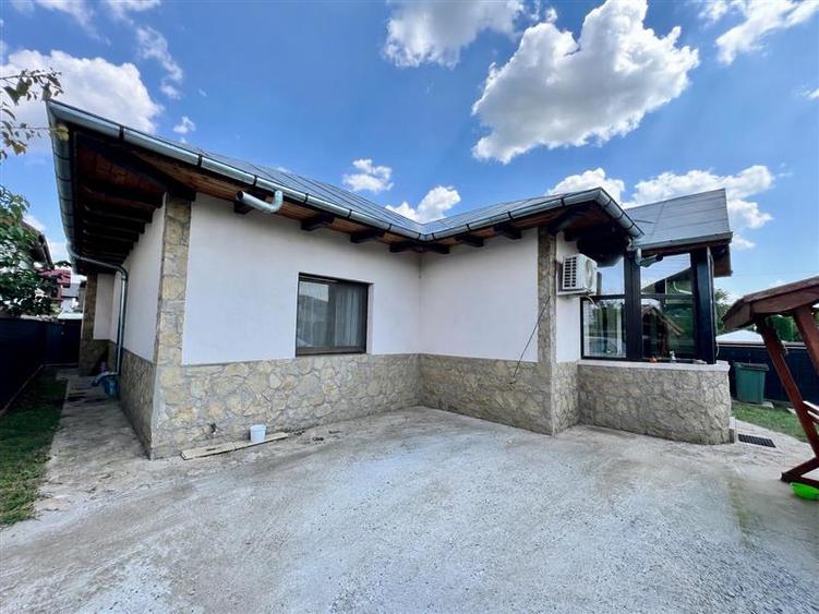 Casă individuală cu 3 camere cu Canalizare în Lunca Cetățuii