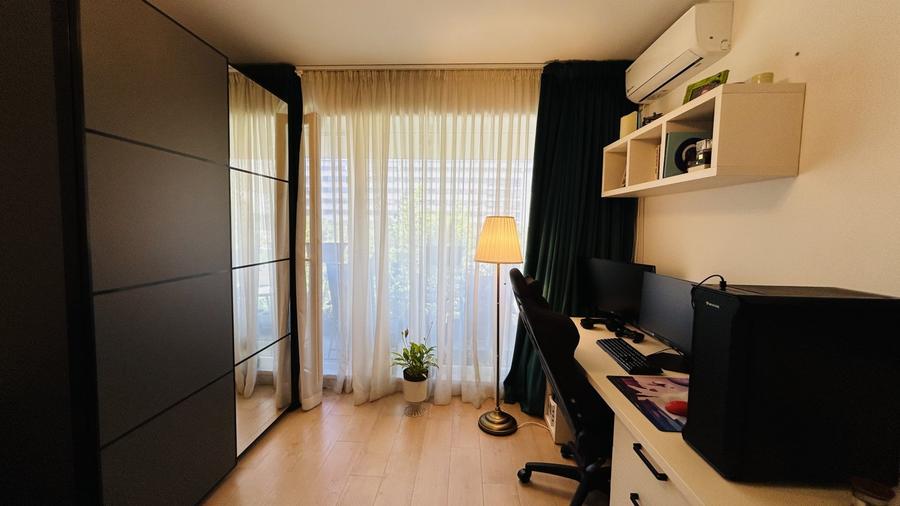 Apartament cu 3 camere semidecomandat în Chitila