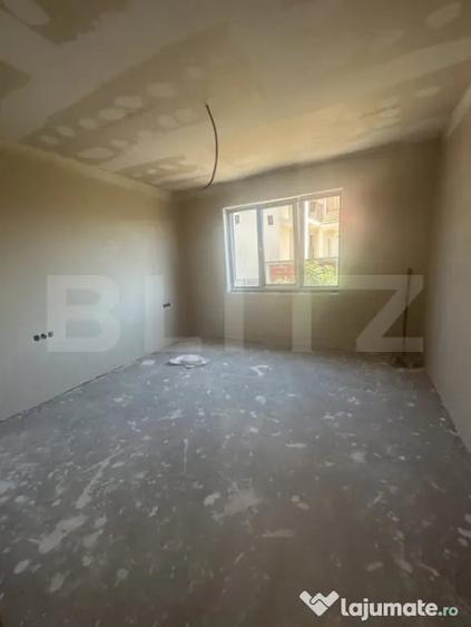 Casă cu 4 camere cu Teren 500 Mp în Păulești