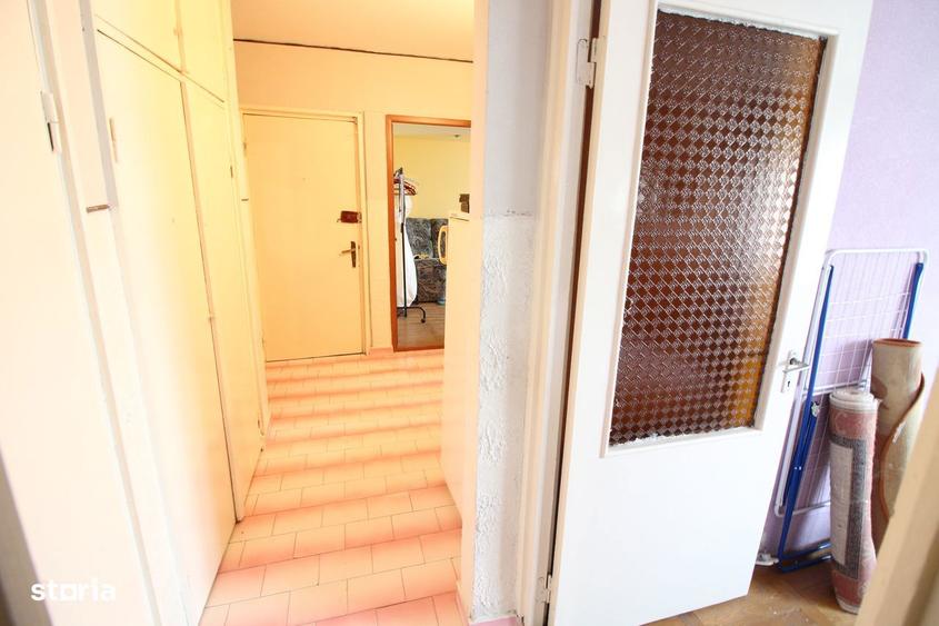 Apartament cu 4 camere decomandat în Piața Centrală