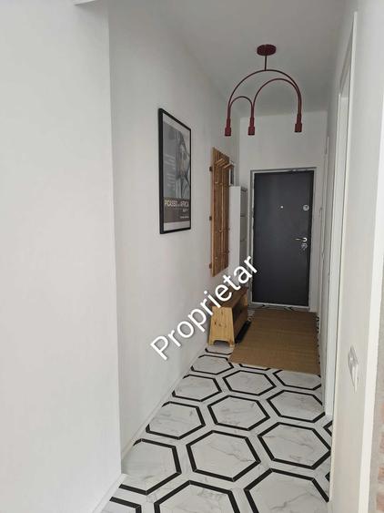 Apartament cu 2 camere semidecomandat în Gruia