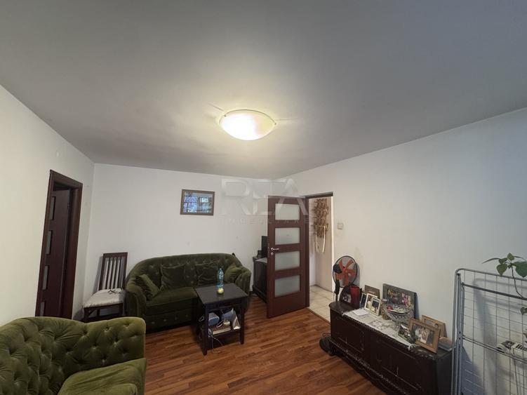Apartament cu 4 camere decomandat în Titan