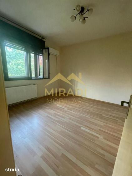 Apartament cu 4 camere în Aviatorilor