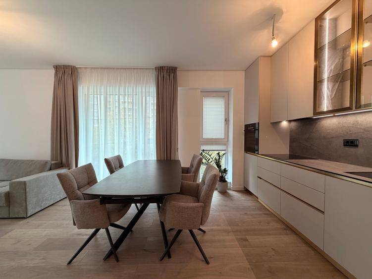 Apartament cu 3 camere, mobilat în Politehnica