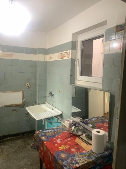 Apartament cu 2 camere semidecomandat în Gara de Nord