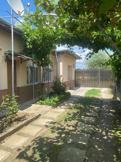 Casă cu 4 camere în Grădiștea