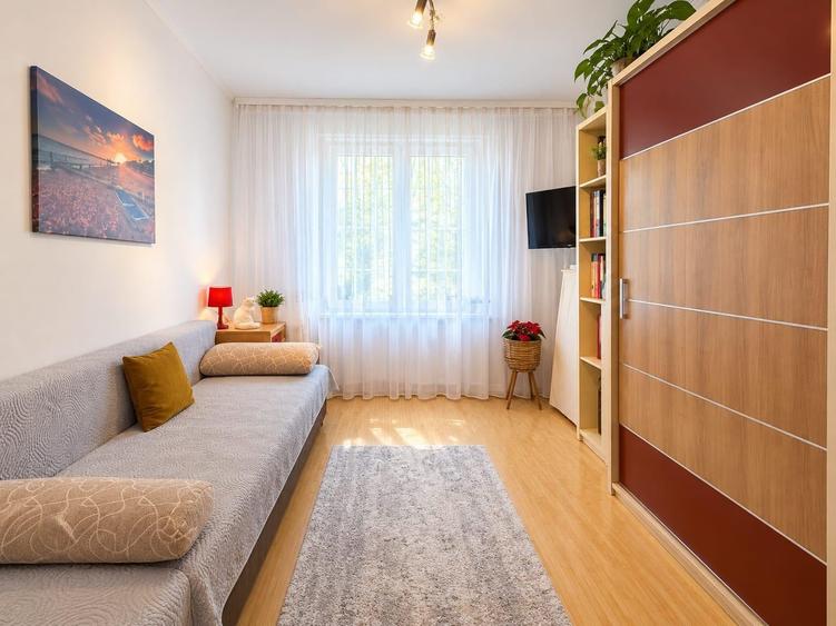 Apartament cu 3 camere în Barbu Văcărescu