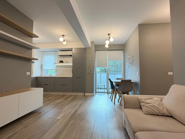 Apartament cu 2 camere decomandat în Girocului