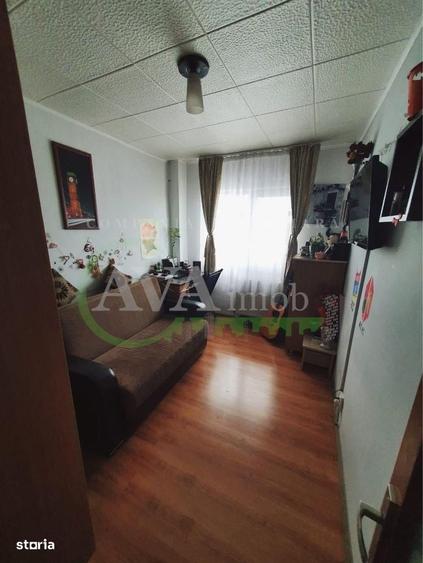 Apartament cu 3 camere decomandat în Milcov