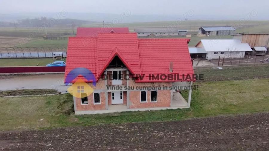 Casă cu 4 camere cu Teren 1800 Mp în Grumăzești