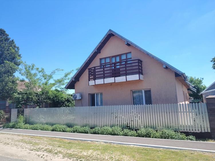 Casă cu 4 camere în Bucu