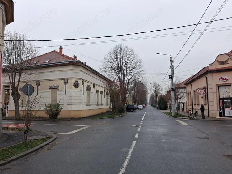 Casă cu Teren 437 Mp în Titulescu